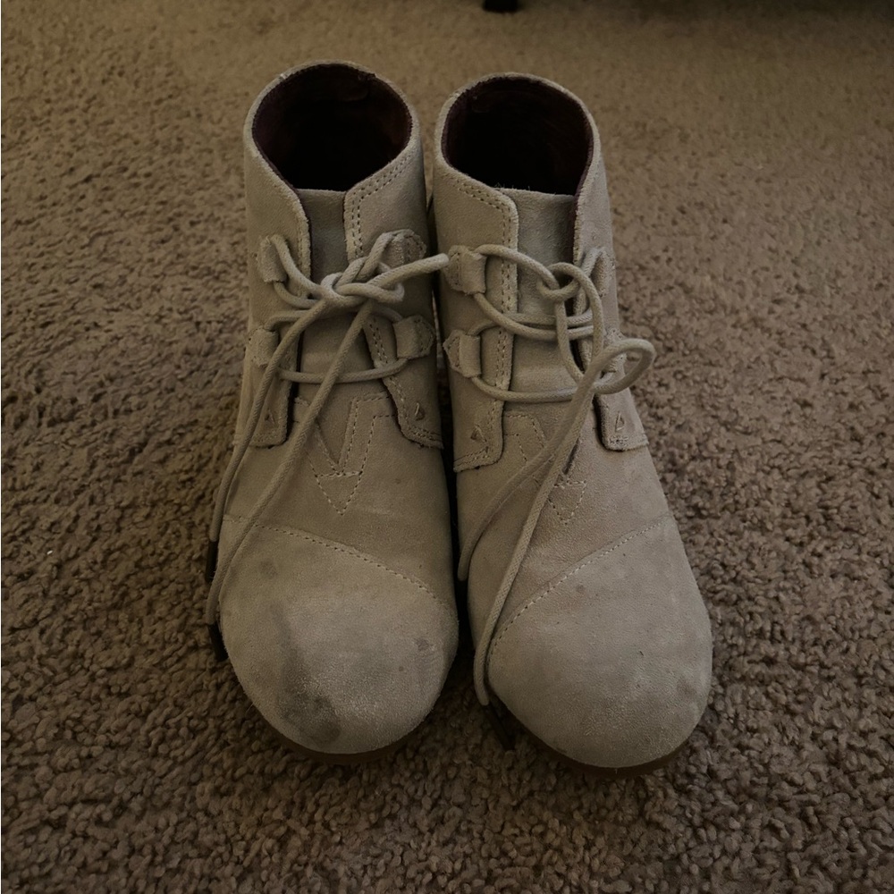 Toms wedges